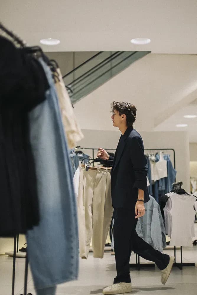 Image 1 of 8: Media content