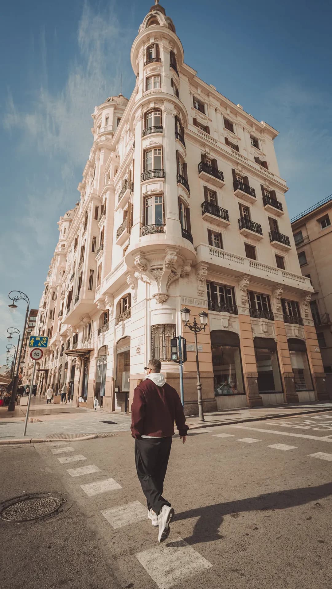 Our offices and logistics centres, where all brands come together, are located in Alicante.