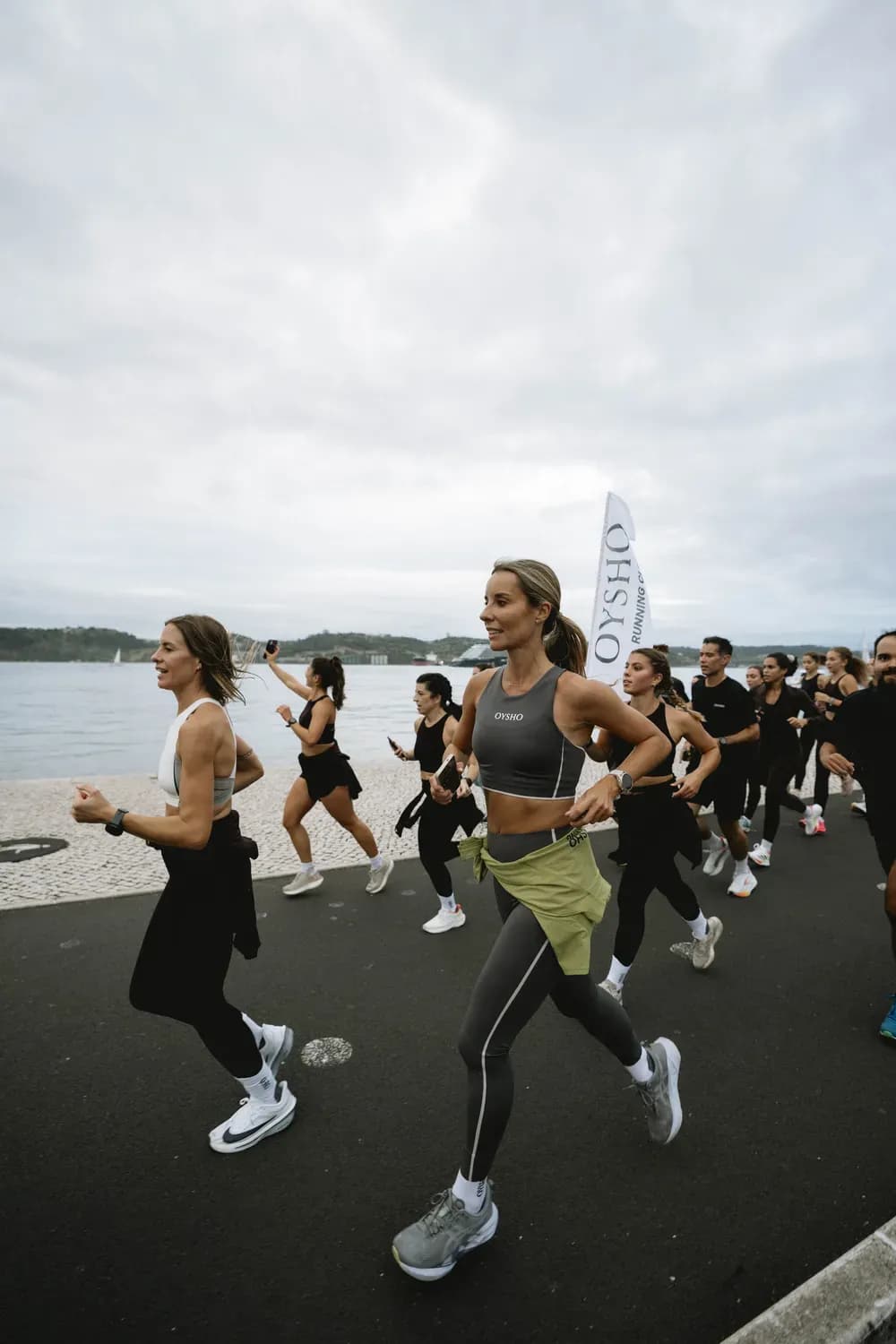 Ensemble en mouvement. 